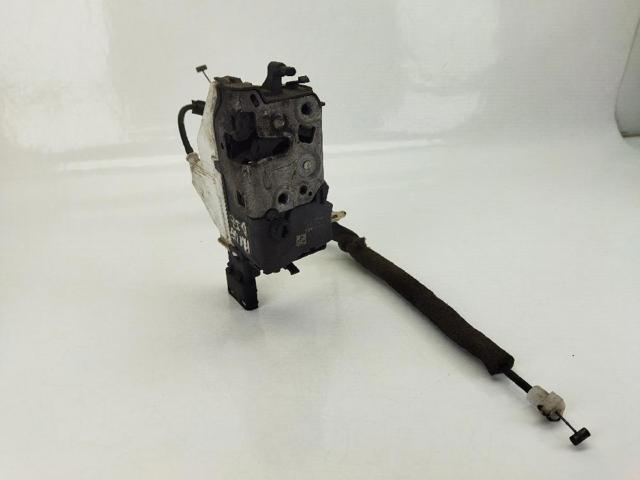 Fecho da porta dianteira direita 828405 PEUGEOT