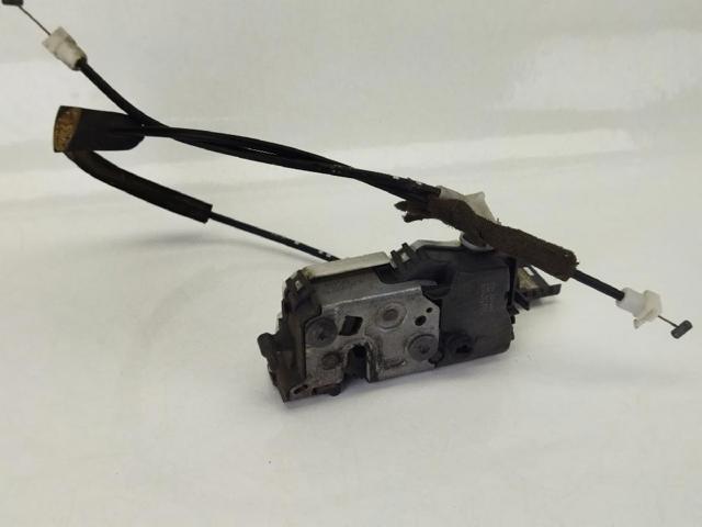 Fecho da porta dianteira direita 828405 PEUGEOT
