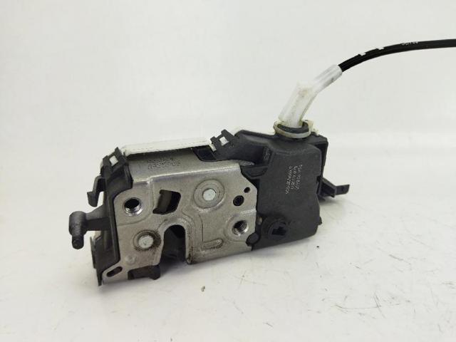 Fecho da porta dianteira direita 828405 PEUGEOT