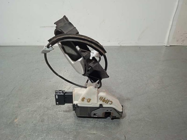 Fecho da porta dianteira direita 828405 PEUGEOT