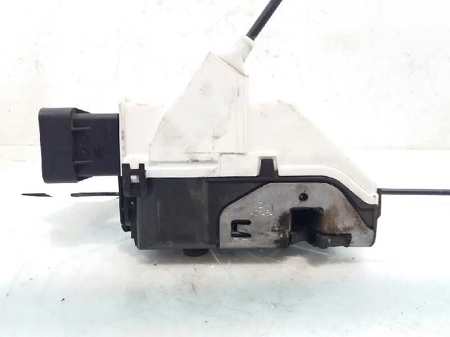 Fecho da porta dianteira direita 828405 PEUGEOT