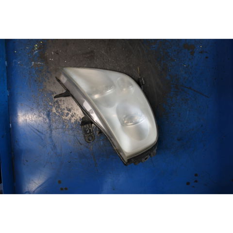 Luz direita 8310208203HBC SSANG YONG