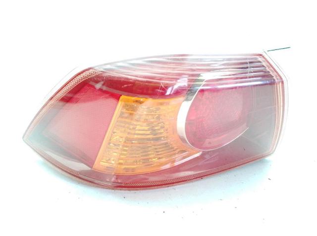 Lanterna traseira direita externa 8330A110 MITSUBISHI