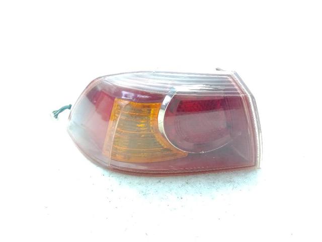 Lanterna traseira direita externa 8330A110 MITSUBISHI