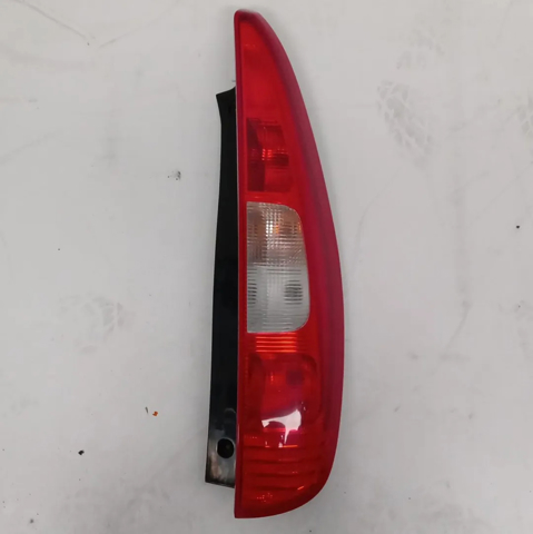 Lanterna traseira direita 8330A328 MITSUBISHI