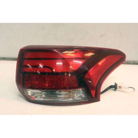 Lanterna traseira direita externa 8330A998 MITSUBISHI