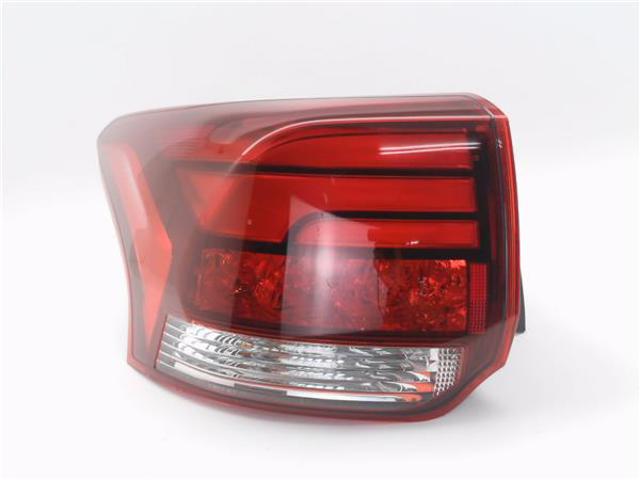 Lanterna traseira esquerda externa 8330B173 MITSUBISHI