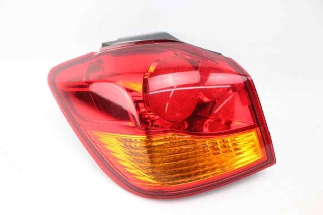 Lanterna traseira esquerda externa 8330B193 MITSUBISHI