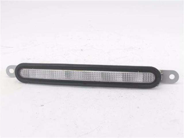 Sinal de parada traseiro adicional 8334A065 MITSUBISHI