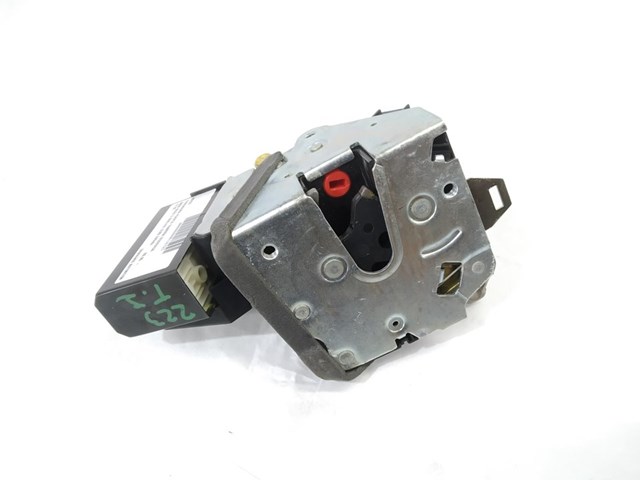 Motor acionador de abertura/fechamento da porta dianteira 8352165 BMW