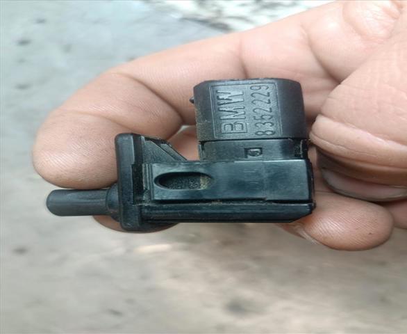 Comutador de controlo de alcapão 8352229 BMW