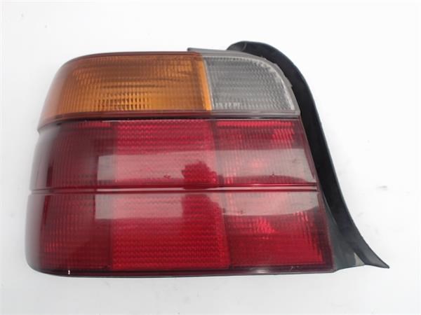 Lanterna traseira esquerda 8353805 BMW