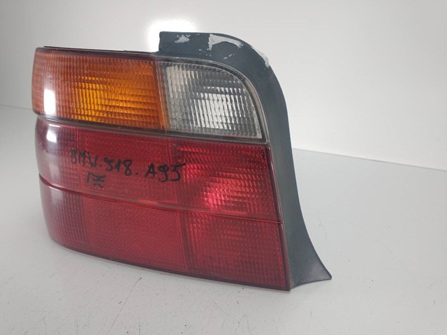 Lanterna traseira esquerda 8353805 BMW