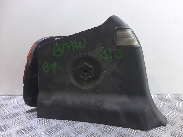Lanterna traseira esquerda 8353810 BMW
