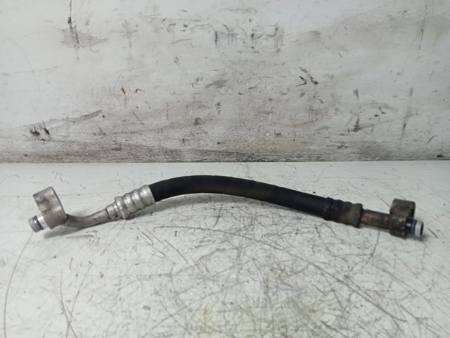 Mangueira de aparelho de ar condicionado, desde o compressor até o radiador 8362054 BMW