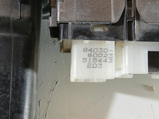 Unidade de botões dianteira esquerda de controlo de elevador de vidro 8403060023 TOYOTA
