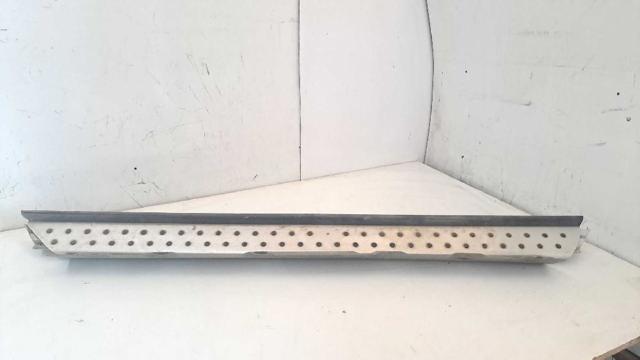 Placa sobreposta (moldura) externa esquerda de acesso 8403077 BMW
