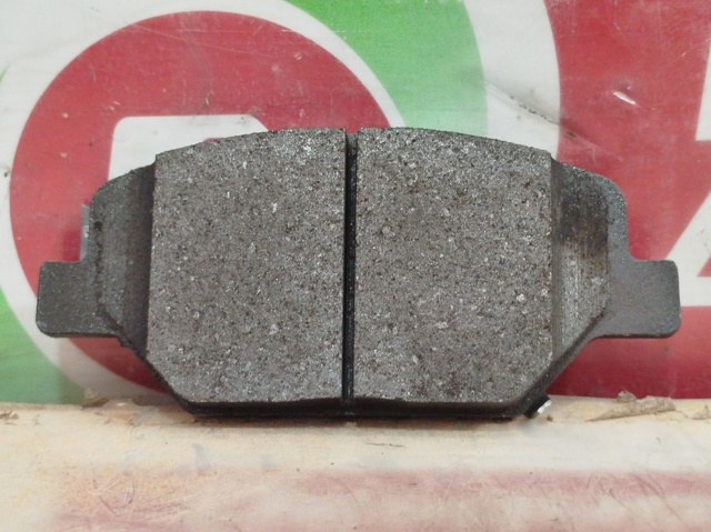 Sapatas do freio dianteiras de disco 84120877 OPEL