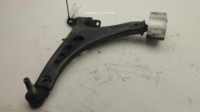 Braço oscilante inferior esquerdo de suspensão dianteira 84198832 OPEL