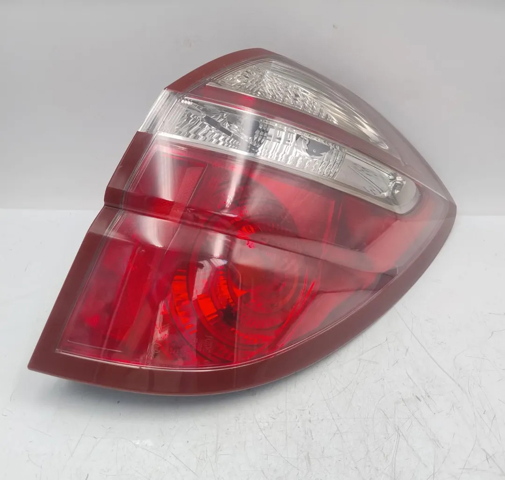 Lanterna traseira direita 84201AG222 SUBARU