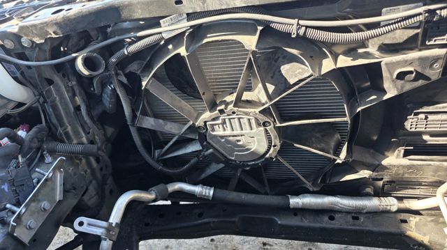 Difusor do radiador de esfriamento, montado com motor e roda de aletas 84216861 OPEL