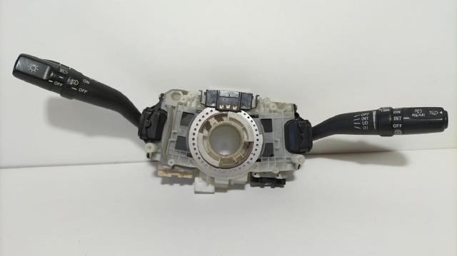 Comutador instalado na coluna da direção, montado Toyota Land Cruiser  J12 ao melhor preço
