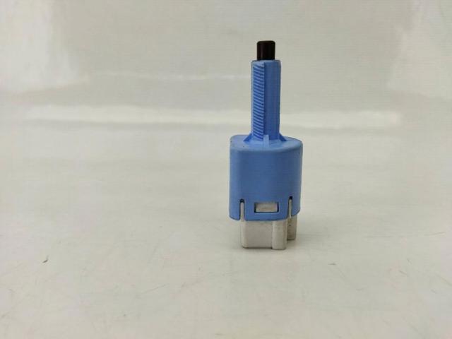Sensor de ativação do sinal de parada 8434009041 TOYOTA