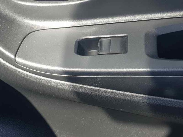 Botão dianteiro direito de ativação de motor de acionamento de vidro 848100D030 TOYOTA