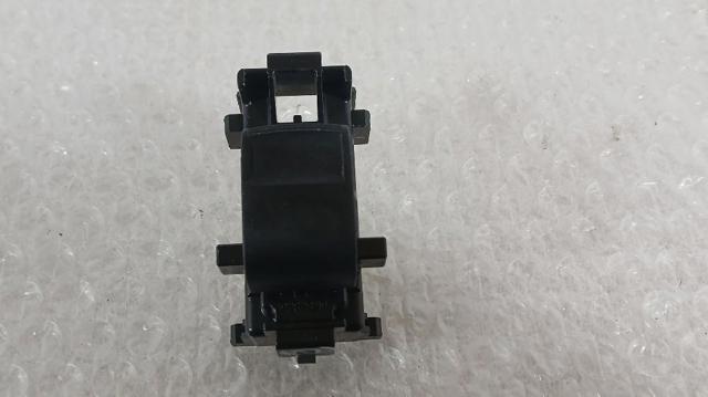 Botão dianteiro direito de ativação de motor de acionamento de vidro 848100D030 TOYOTA