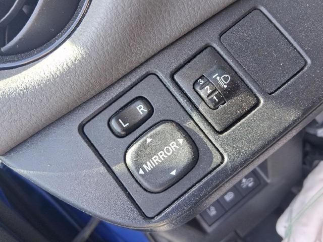 Unidade de controlo dos espelhos de retrovisão, no painel de instrumentos 848700F010 TOYOTA