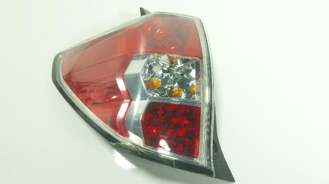 Lanterna traseira esquerda 84912SC151 SUBARU