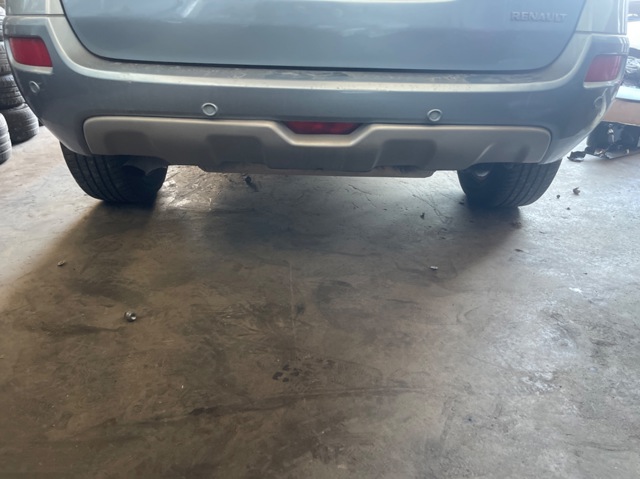 Pára-choque traseiro 850107456R RENAULT