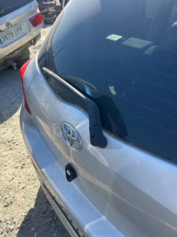 Braço de limpa-pára-brisas de vidro traseiro 852410D020 TOYOTA