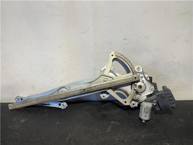 Motor de acionamento de vidro da porta dianteira esquerda 8570233010 TOYOTA