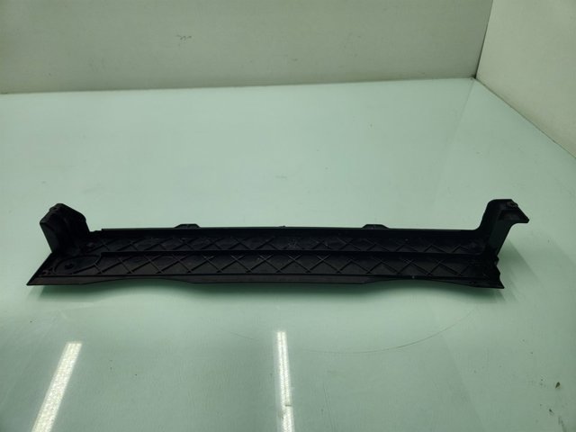 Carcaça de fixação do radiador, parte superior 8574000 BMW