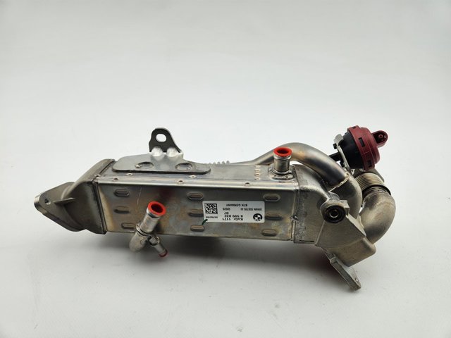 Radiador do sistema EGR de recirculação dos gases de escape 8599832 BMW