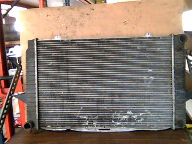 Radiador de esfriamento de motor 8603770 VOLVO