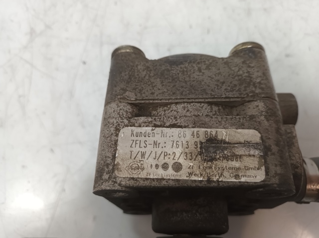Bomba da Direção hidrâulica assistida 8646864 VOLVO