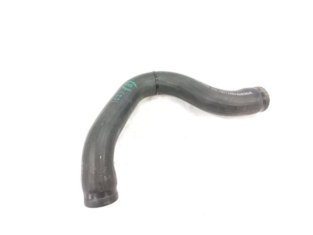 Mangueira (cano derivado) do radiador de esfriamento superior 8671393 VOLVO