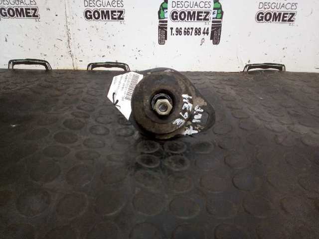 Coxim (suporte) esquerdo de motor 867199323A VAG