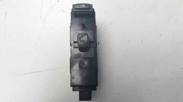 Botão dianteiro direito de ativação de motor de acionamento de vidro 8682837 VOLVO