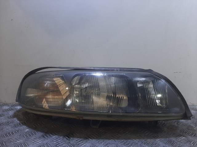 Luz direita 8693578 VOLVO
