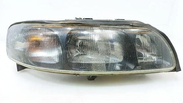 Luz direita 8693588 VOLVO