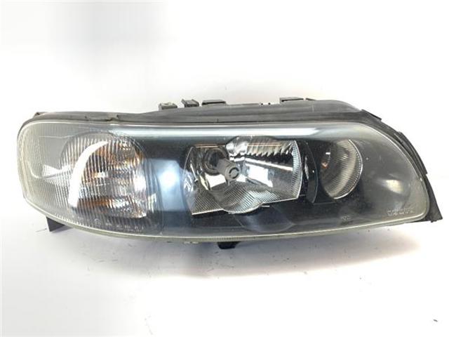 Luz direita 8693657 VOLVO