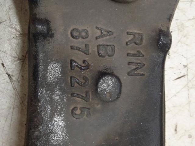 Braço oscilante inferior direito de suspensão dianteira 872275 PEUGEOT