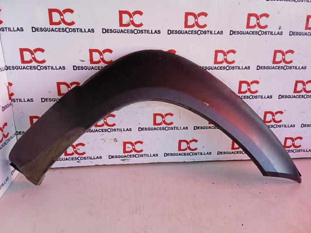 Expansor (placa sobreposta) de arco do pára-lama dianteiro direito 877122E000 HYUNDAI