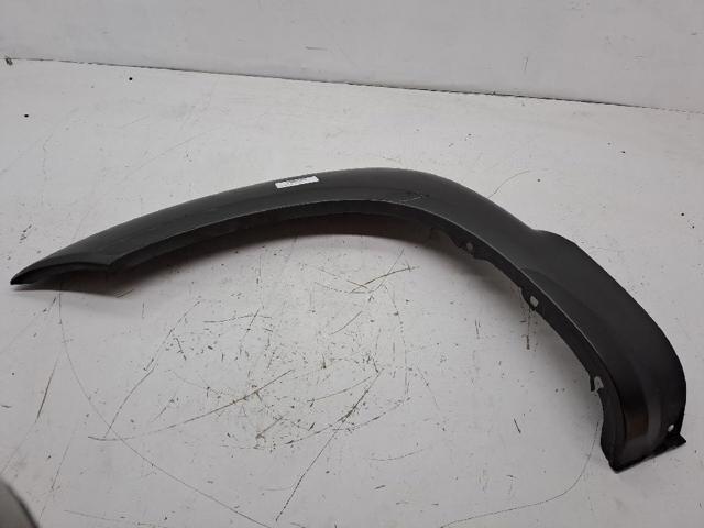 Expansor (placa sobreposta) de arco do pára-lama dianteiro esquerdo 877132E000 HYUNDAI