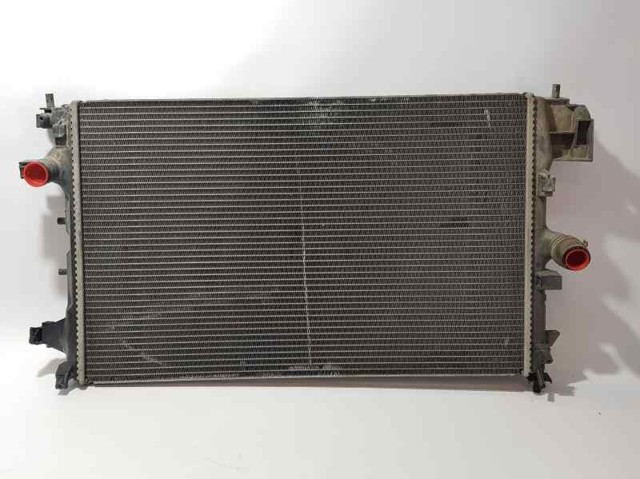 Radiador de esfriamento de motor 879738E GM