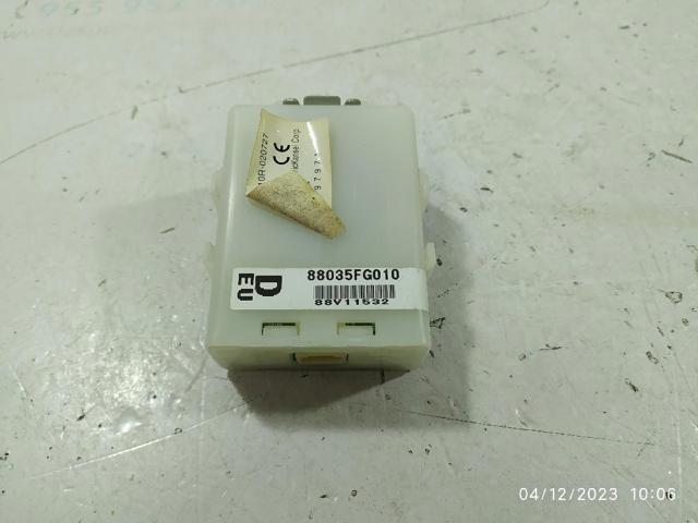 Unidade de controlo do fecho central 88035FG010 SUBARU