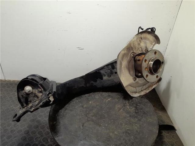 Braço oscilante (tração) longitudinal inferior esquerdo de suspensão traseira 8842879 BMW